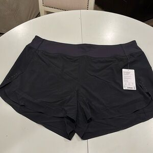Athleta run with it shorts size 3x